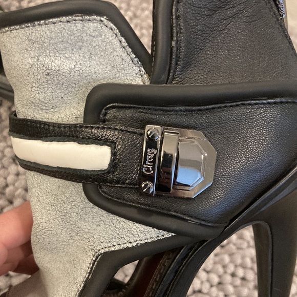 Amazing booties - Picture 7 of 11